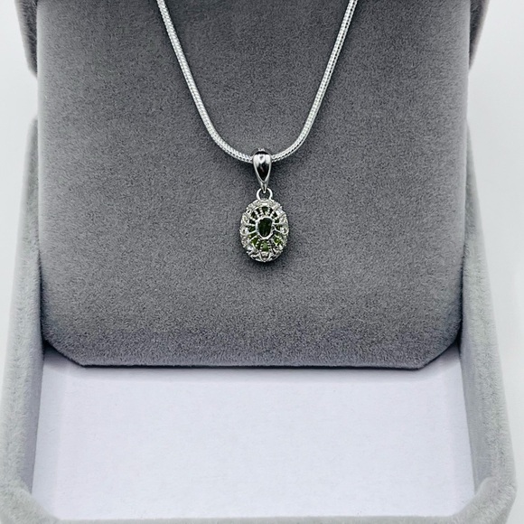 1 CT Natural Peridot Gemstone Pendant Necklace Sterling Silver - Picture 5 of 6